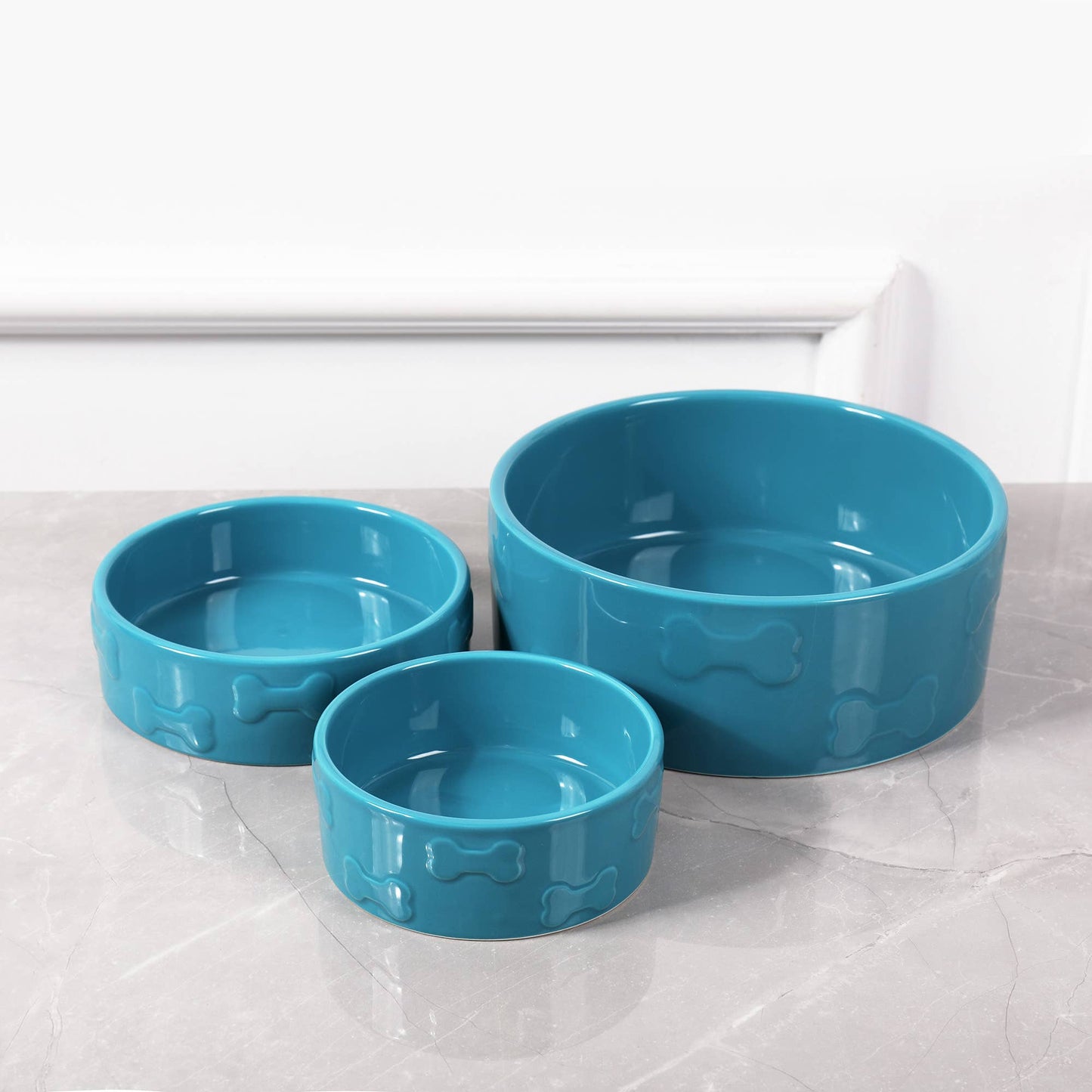 Manor Azure Pet Bowl: Medium