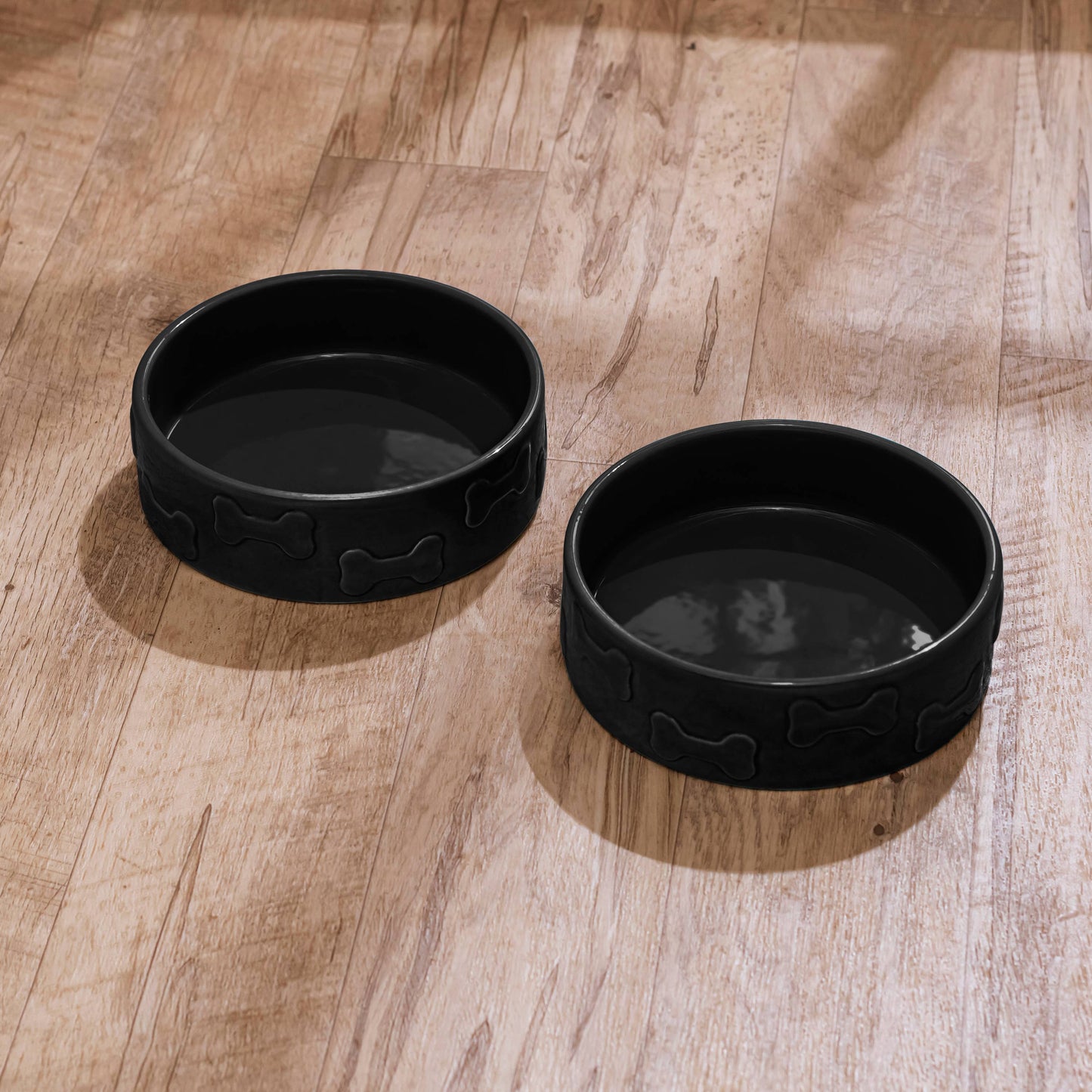 Manor Black Pet Bowl : Medium