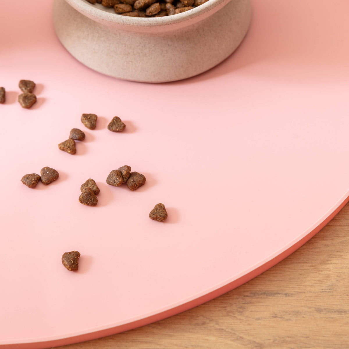 Oscar Silicone Cat Placemat: Blush Pink
