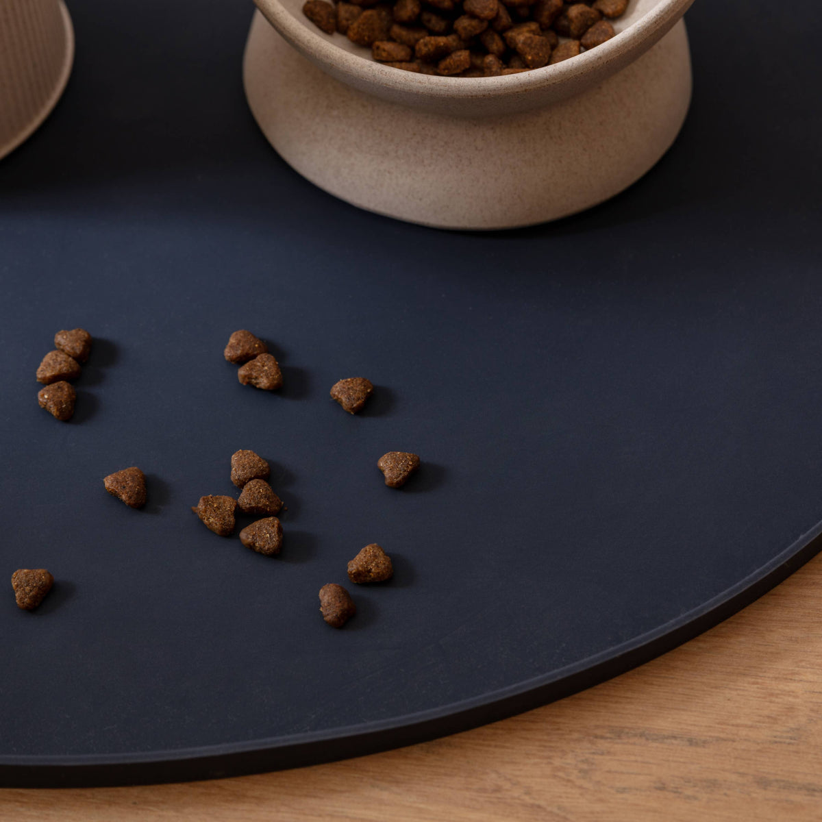 Oscar Silicone Cat Placemat: Navy Blue