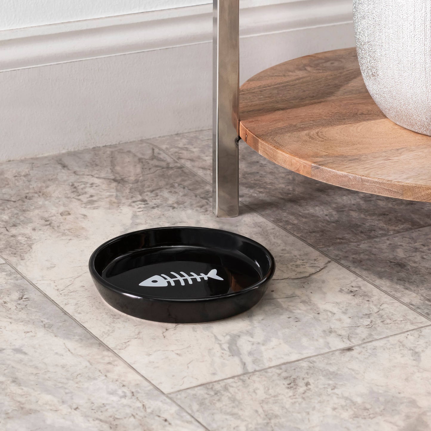 Oscar Classic Round Cat Dish: White